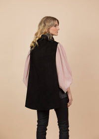 Chaleco Claudia Combinado Tela Gamuzada y Ecocuero Negro