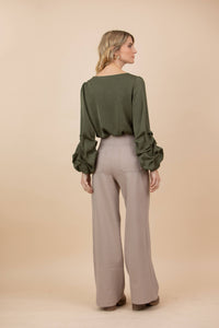Pantalón Camila Punto Con Cinturón De Hojas Beige