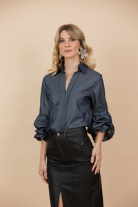 Blusa Agatha Jean Chambray ligeramente brillante azul