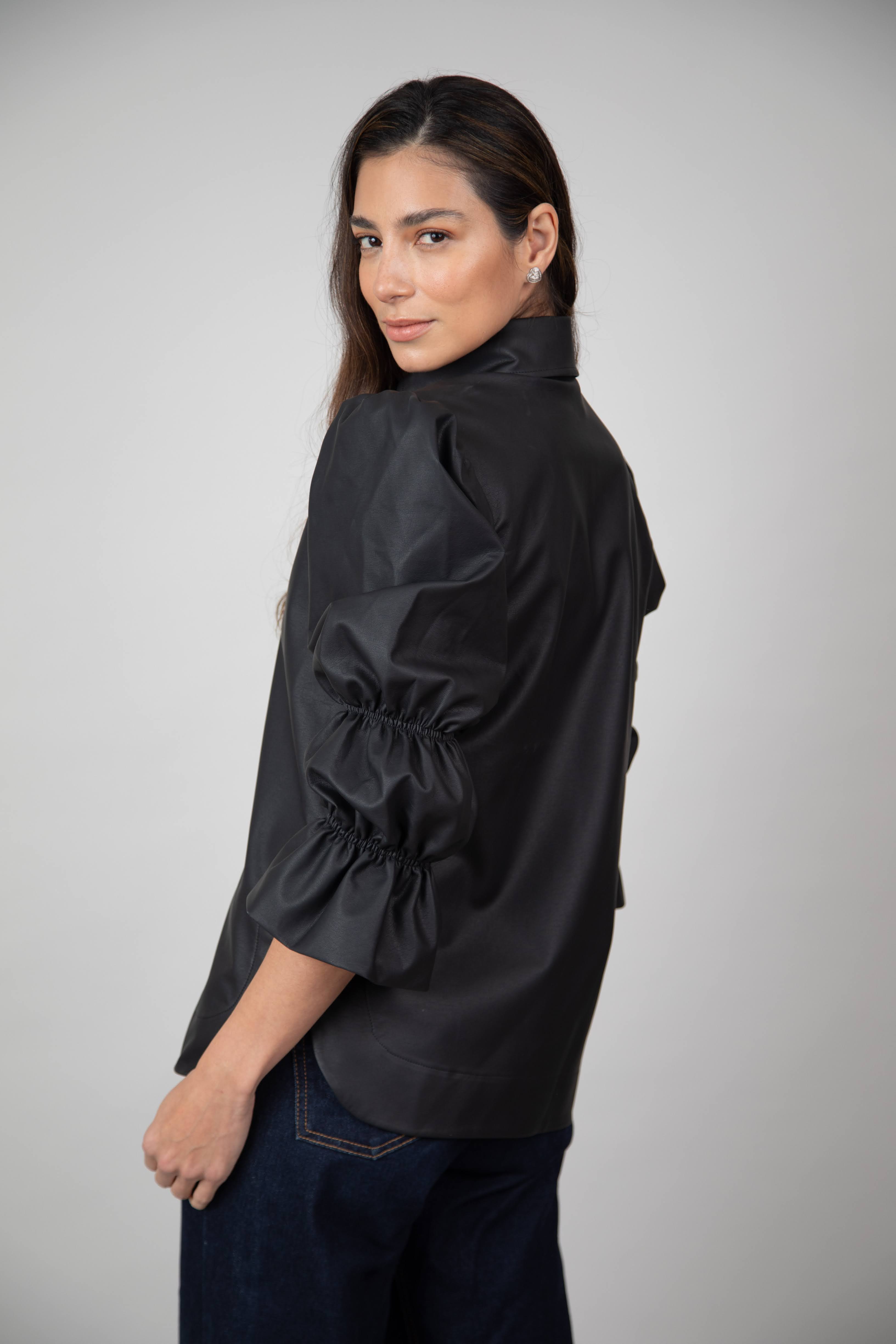 Blusa / Chaqueta Noah Negra