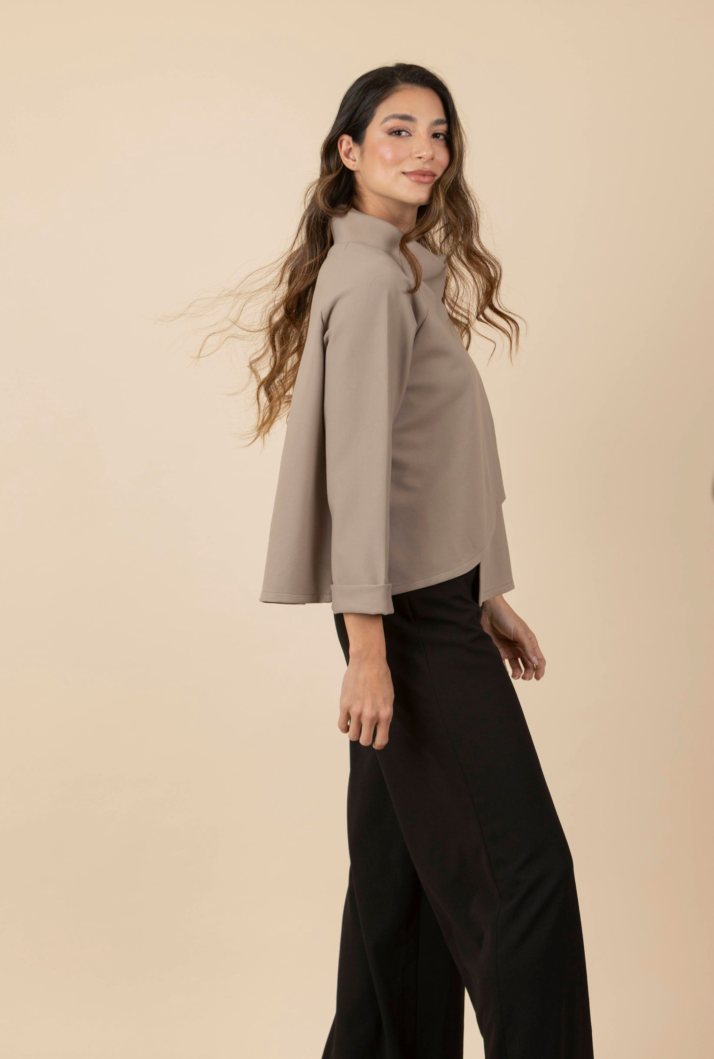 Blusa / Chaqueta Zoe Taupe