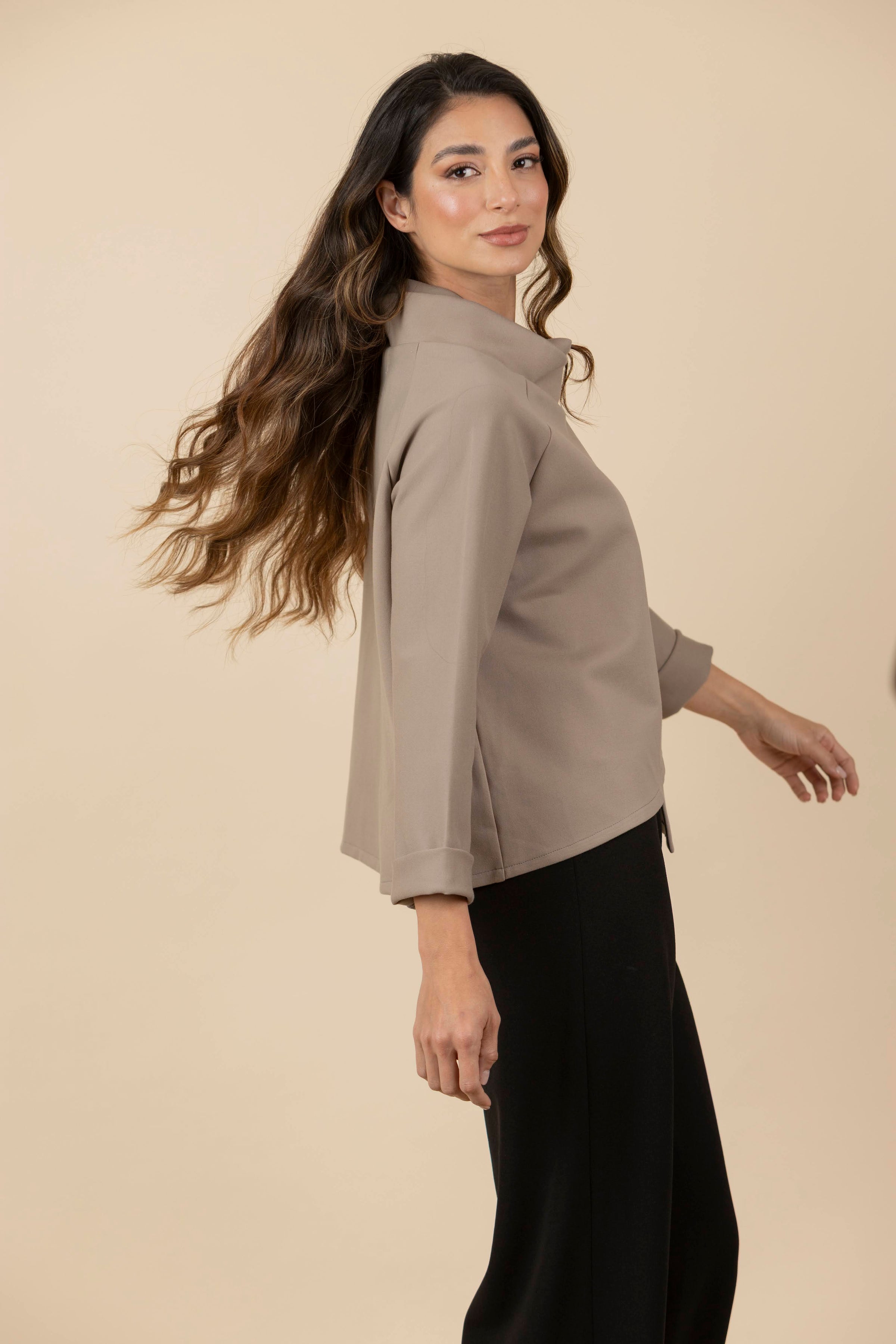 Blusa / Chaqueta Zoe Taupe