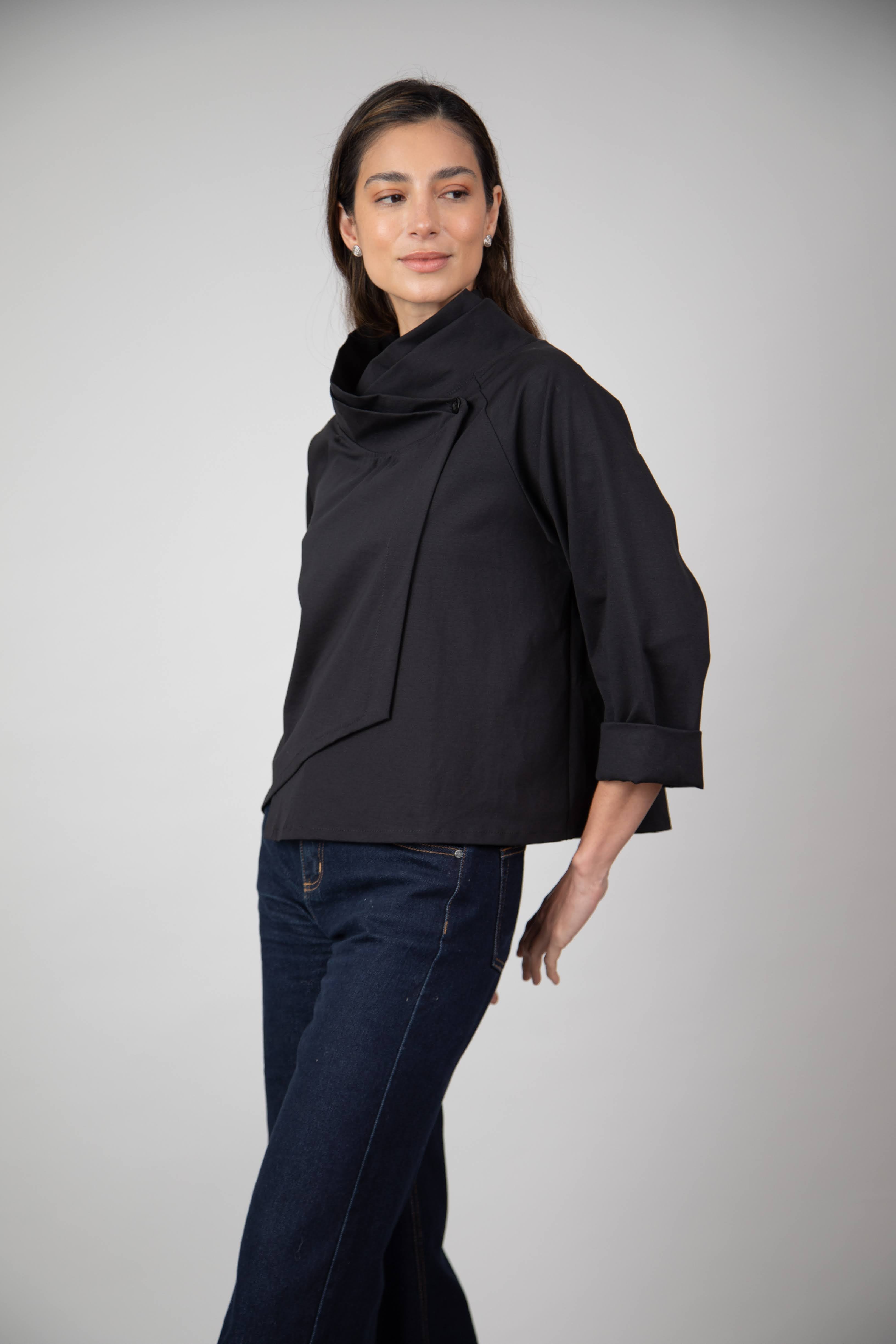 Blusa / Chaqueta Zoe Negra