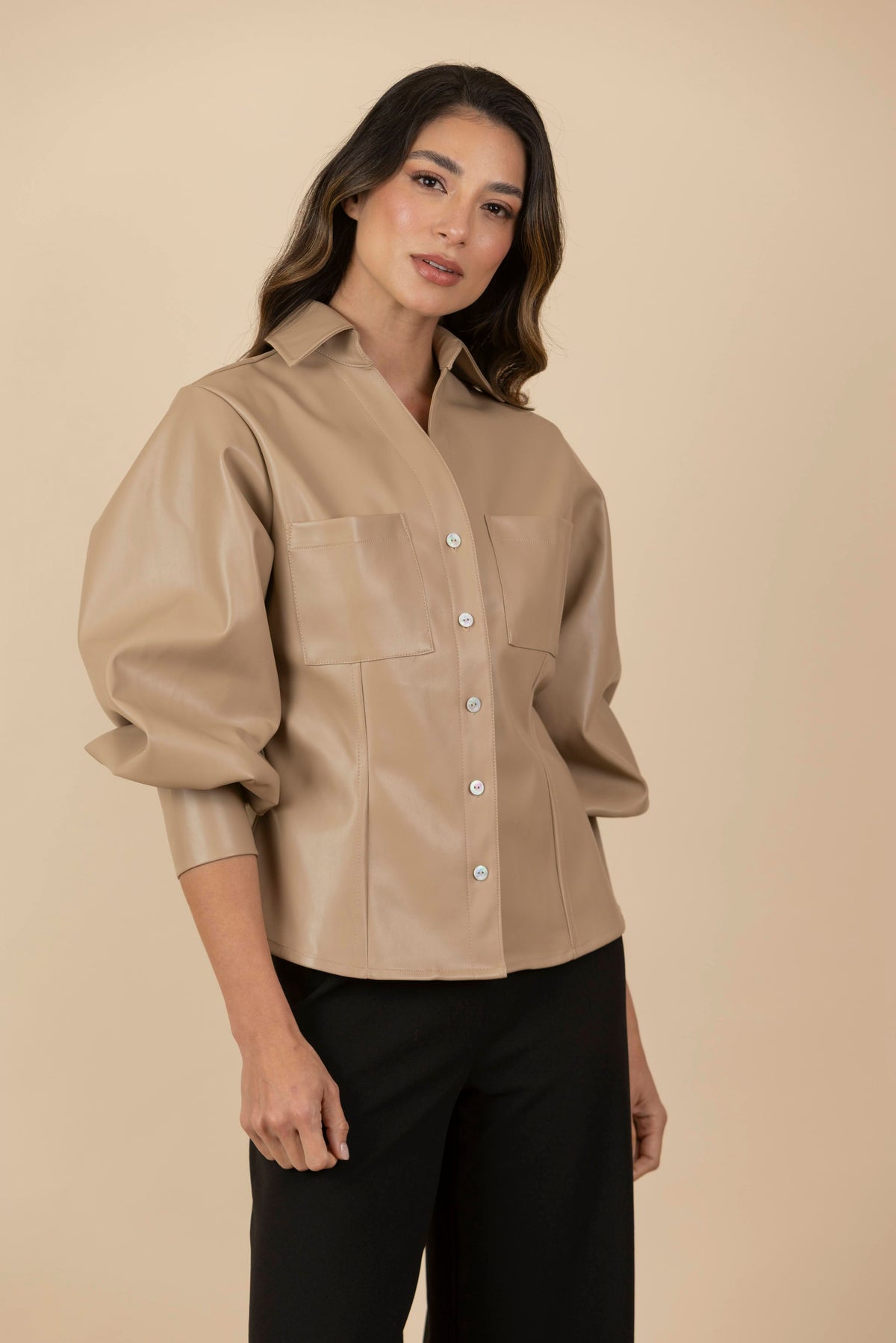 Blusa Chaqueta Ecocuero Lourdes Beige