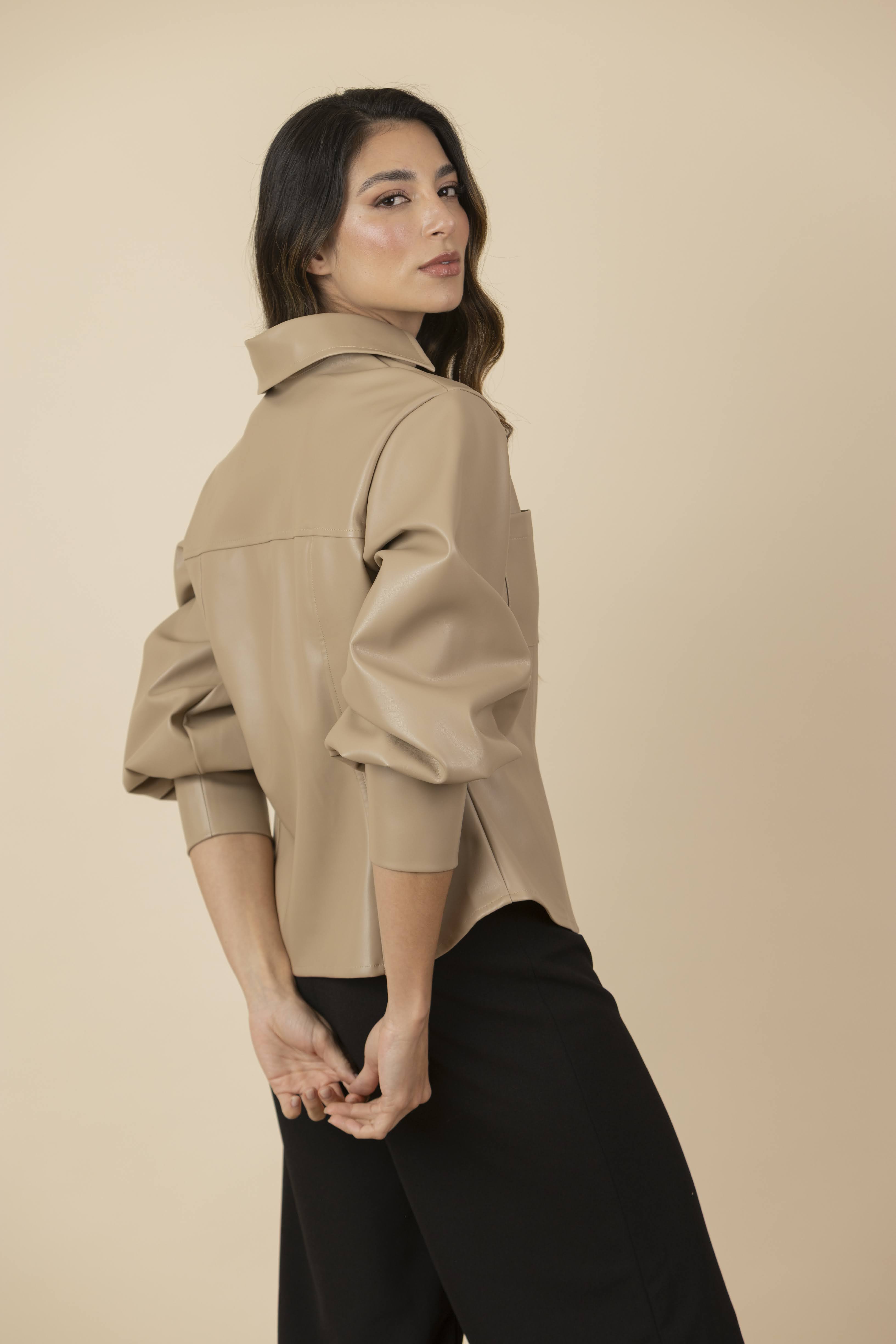 Blusa Chaqueta Ecocuero Lourdes Beige