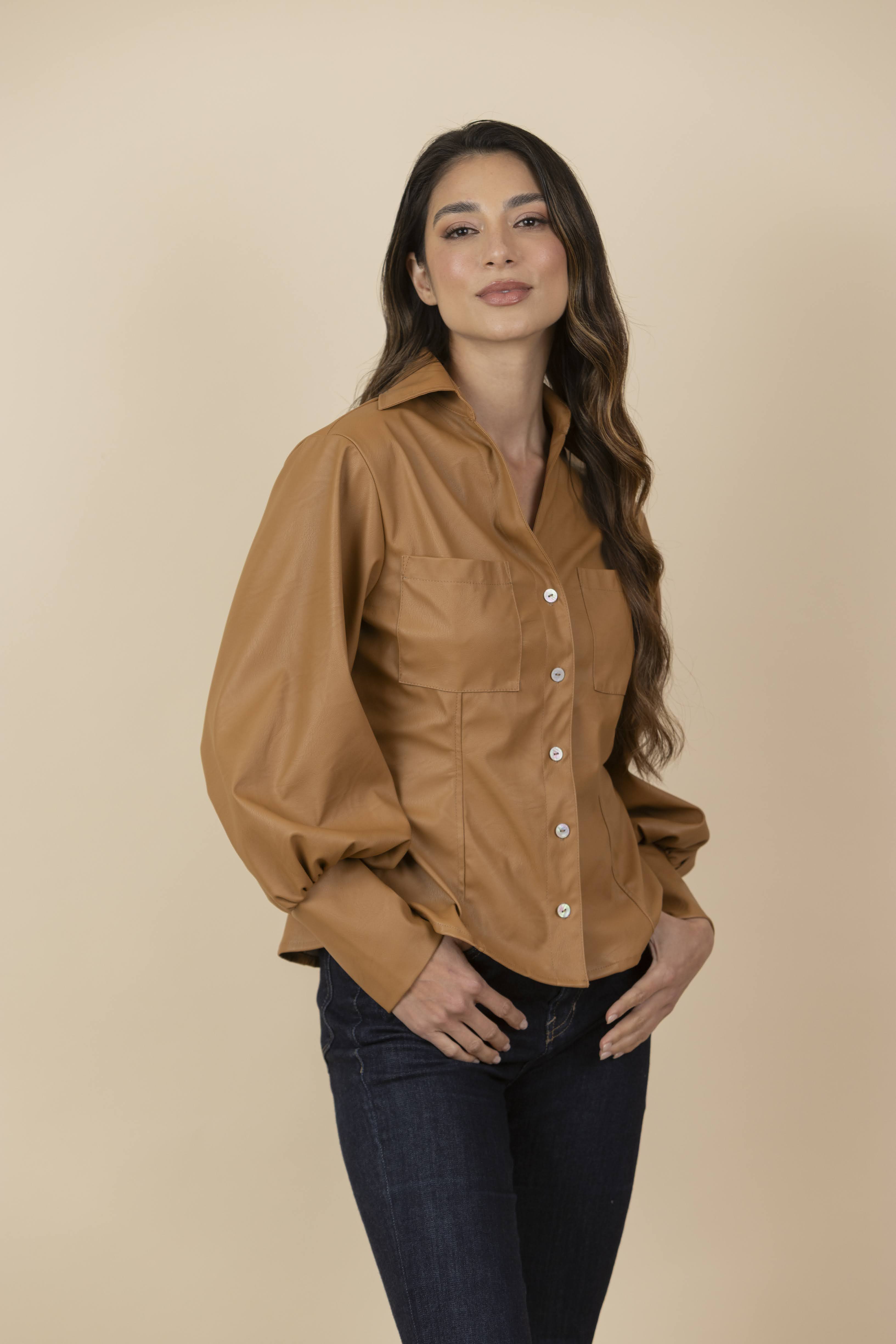 Blusa Chaqueta Ecocuero Lourdes Caramelo Claro