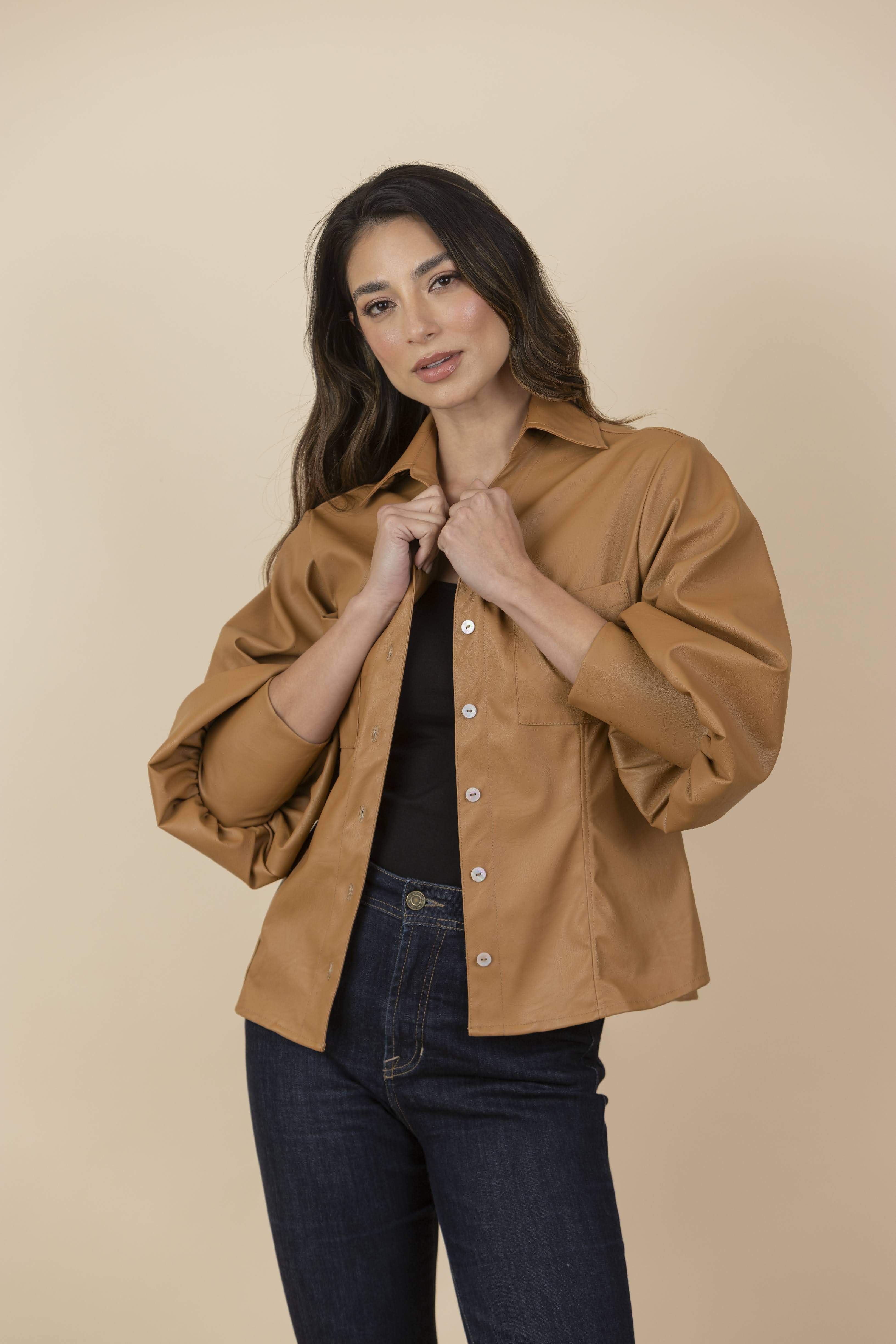Blusa Chaqueta Ecocuero Lourdes Caramelo Claro