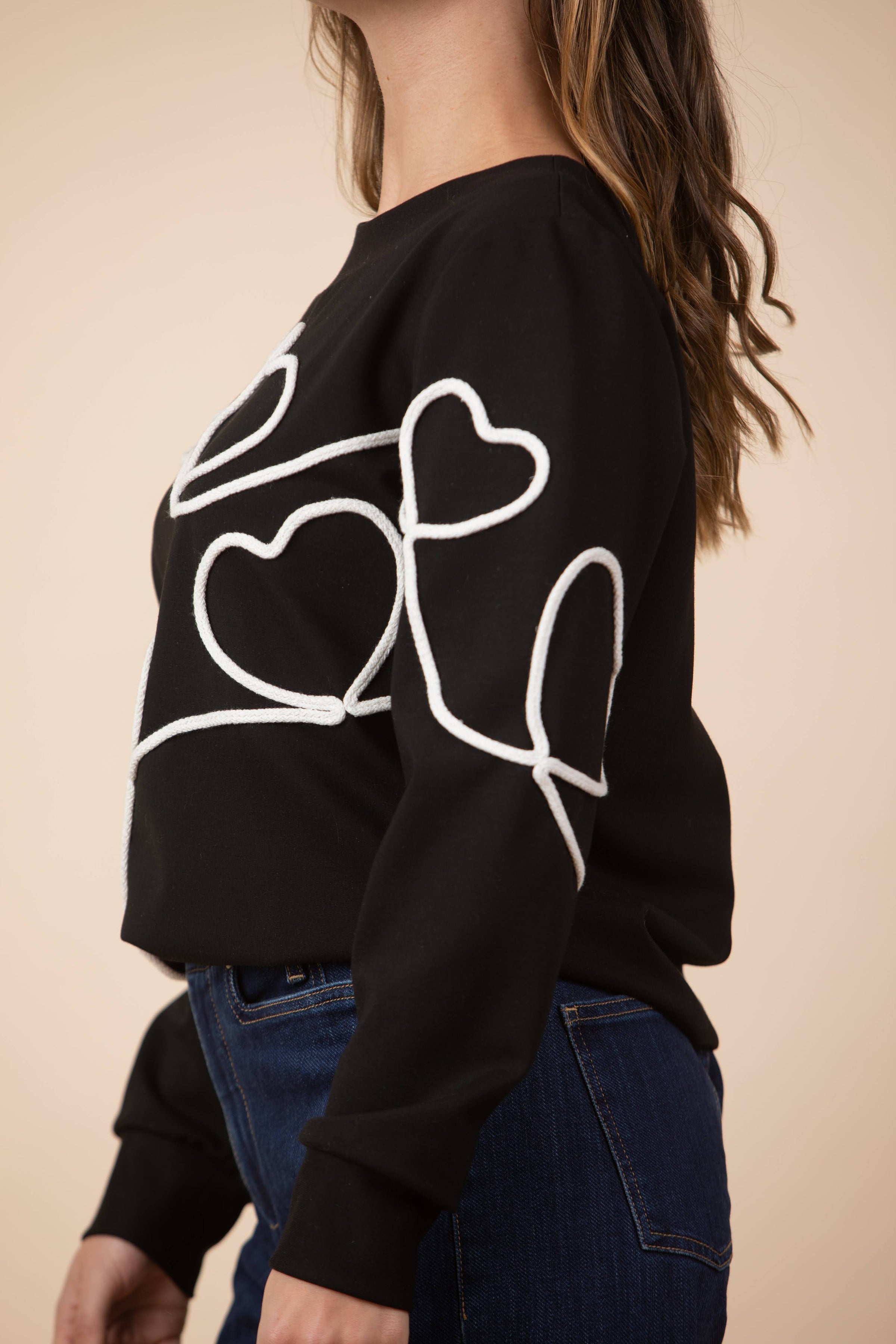 Buzo Emilia bordado Corazones Negro / Marfil