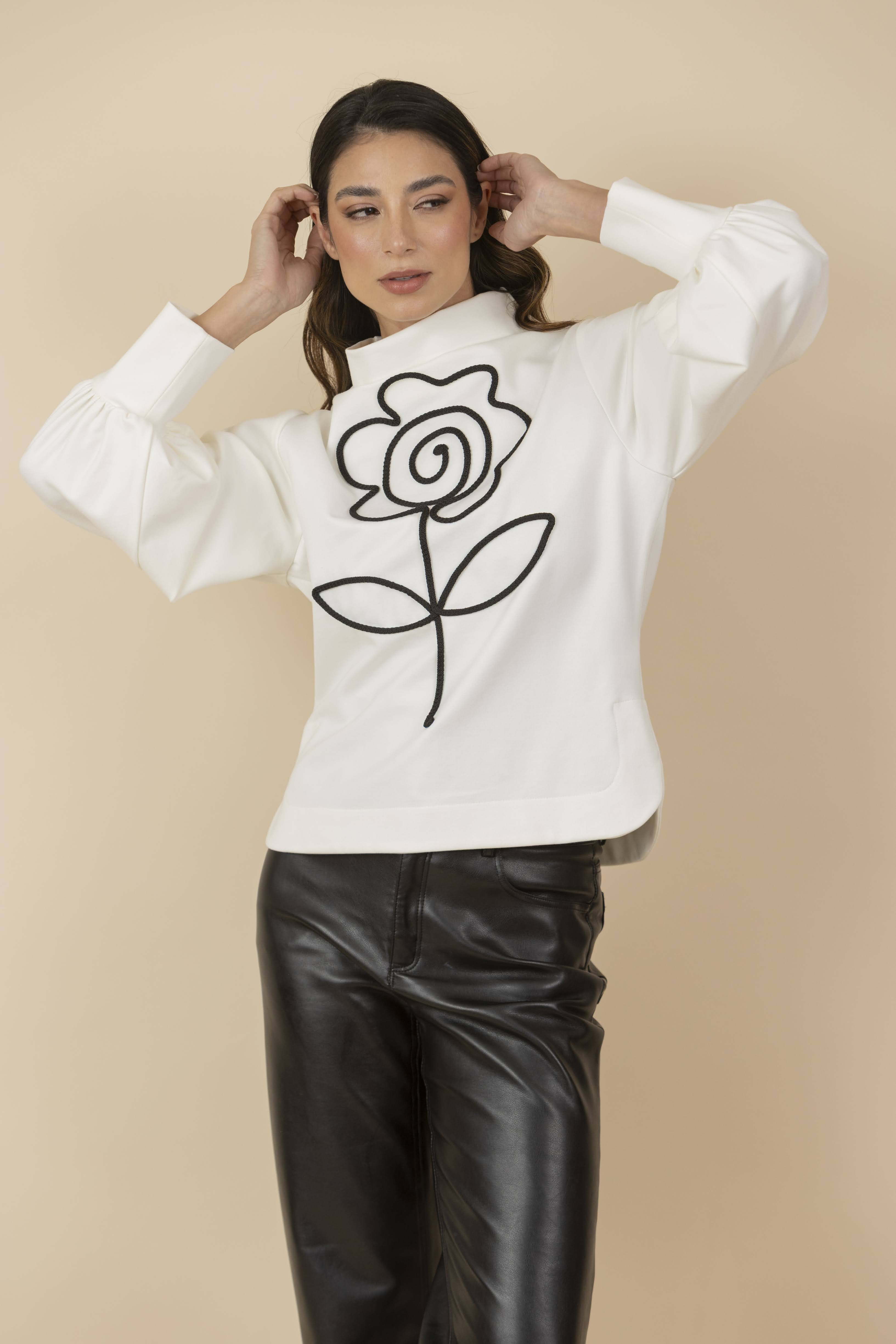 Buzo Bordado Flor Gaia Marfil