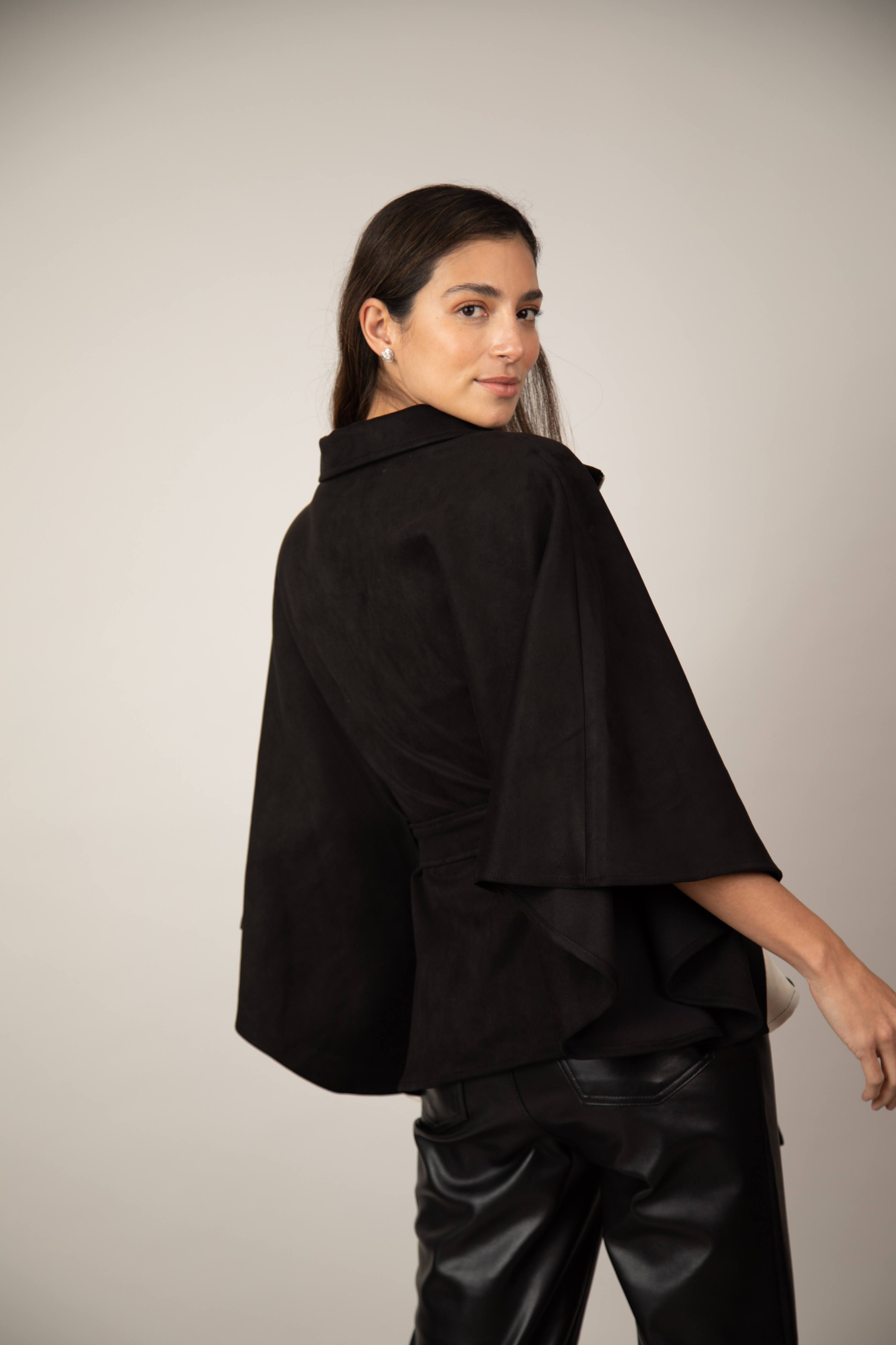 Capa Cebra Diagonal Negro / Marfil