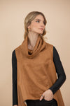 Chaleco Claudia Combinado Tela Gamuzada y Ecocuero Camel