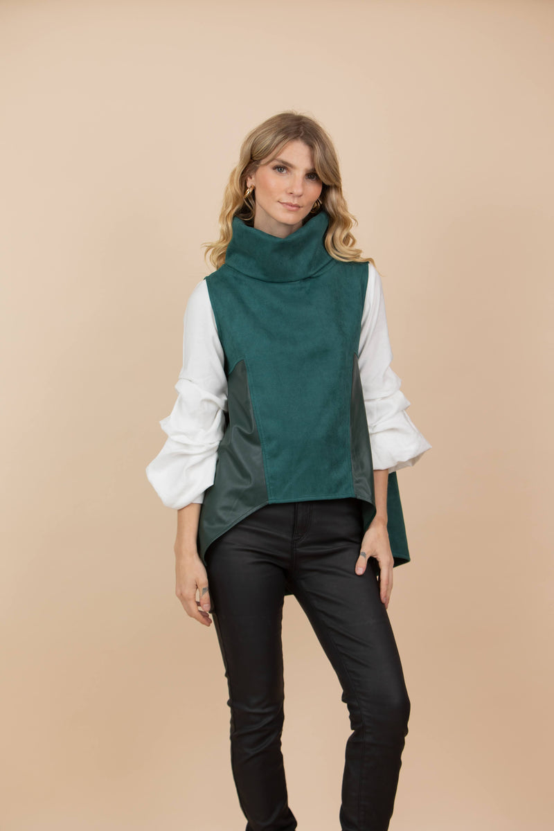 Chaleco Claudia Combinado Tela Gamuzada y Ecocuero Verde Botella