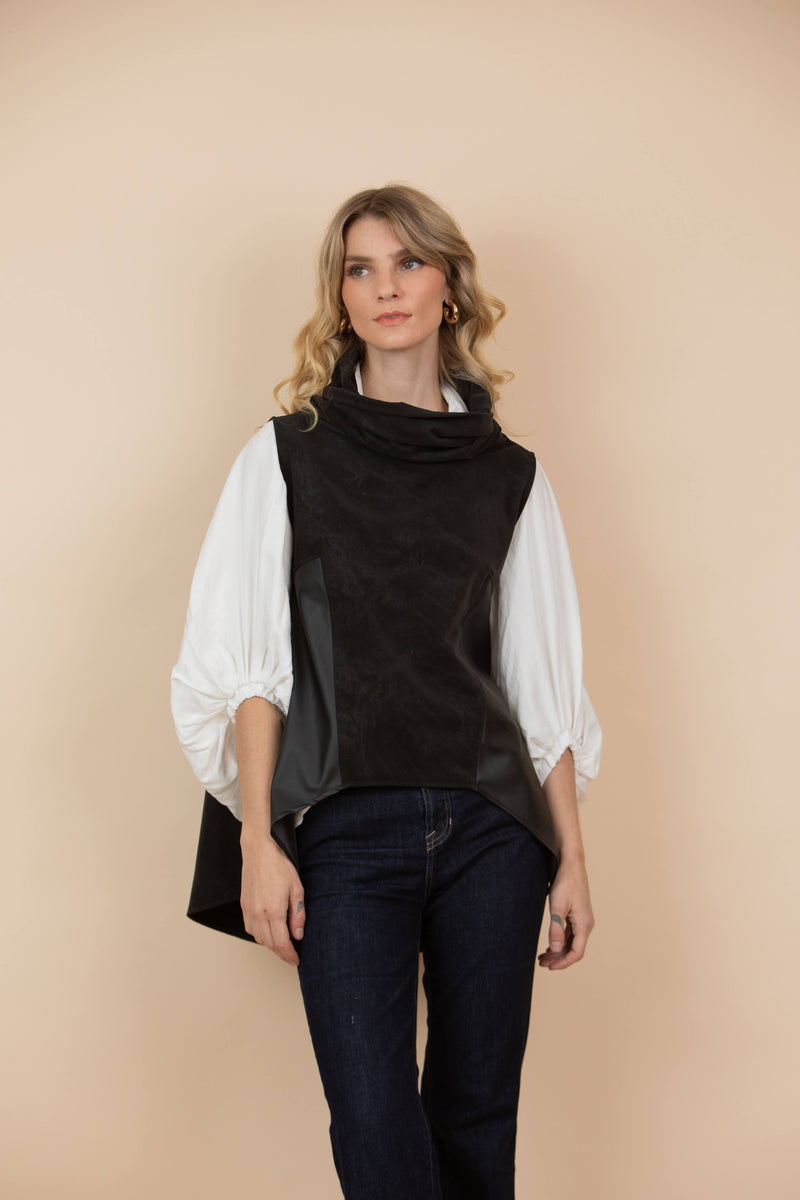 Chaleco Claudia Dril Gamuzado y Ecocuero Negro