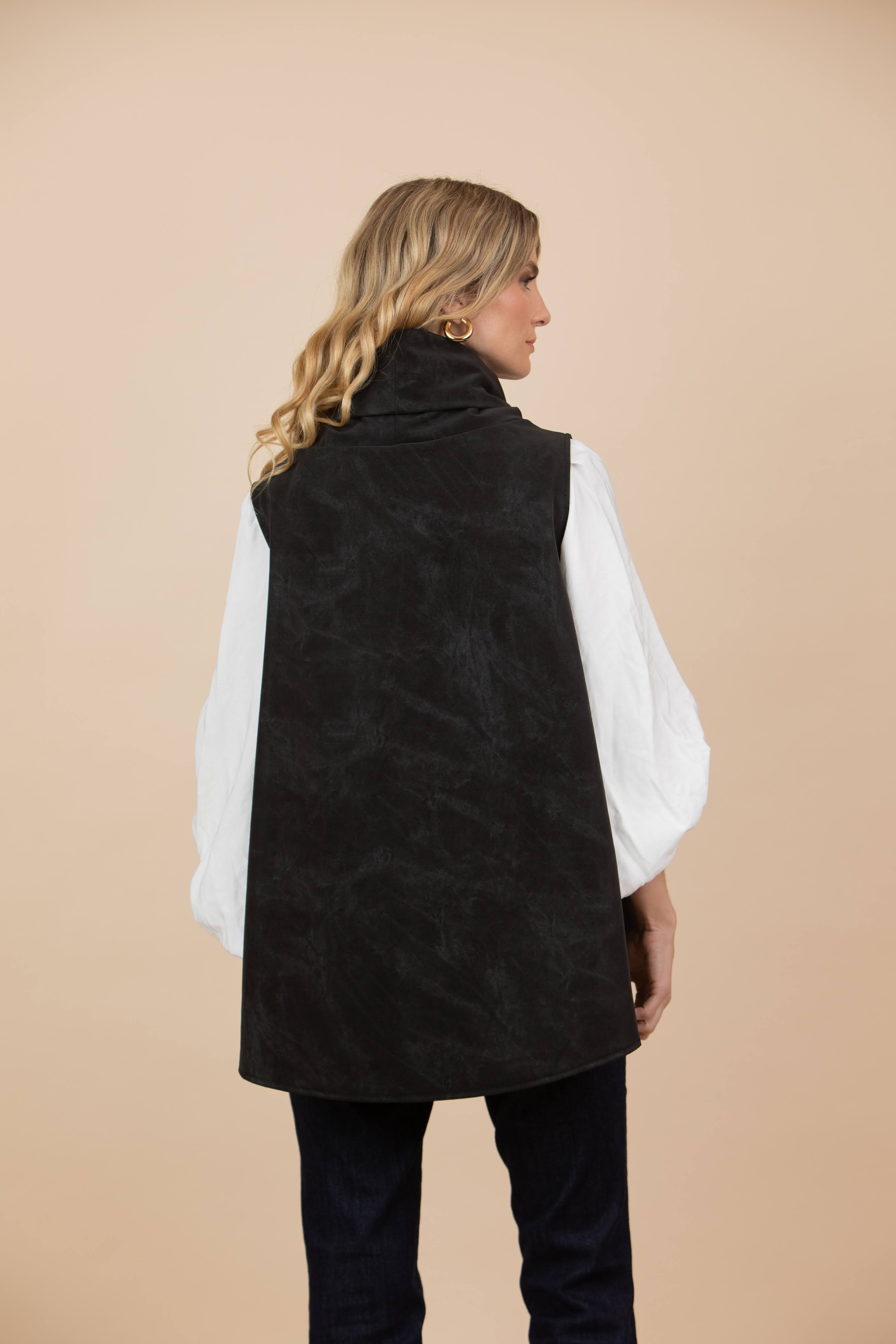 Chaleco Claudia Dril Gamuzado y Ecocuero Negro