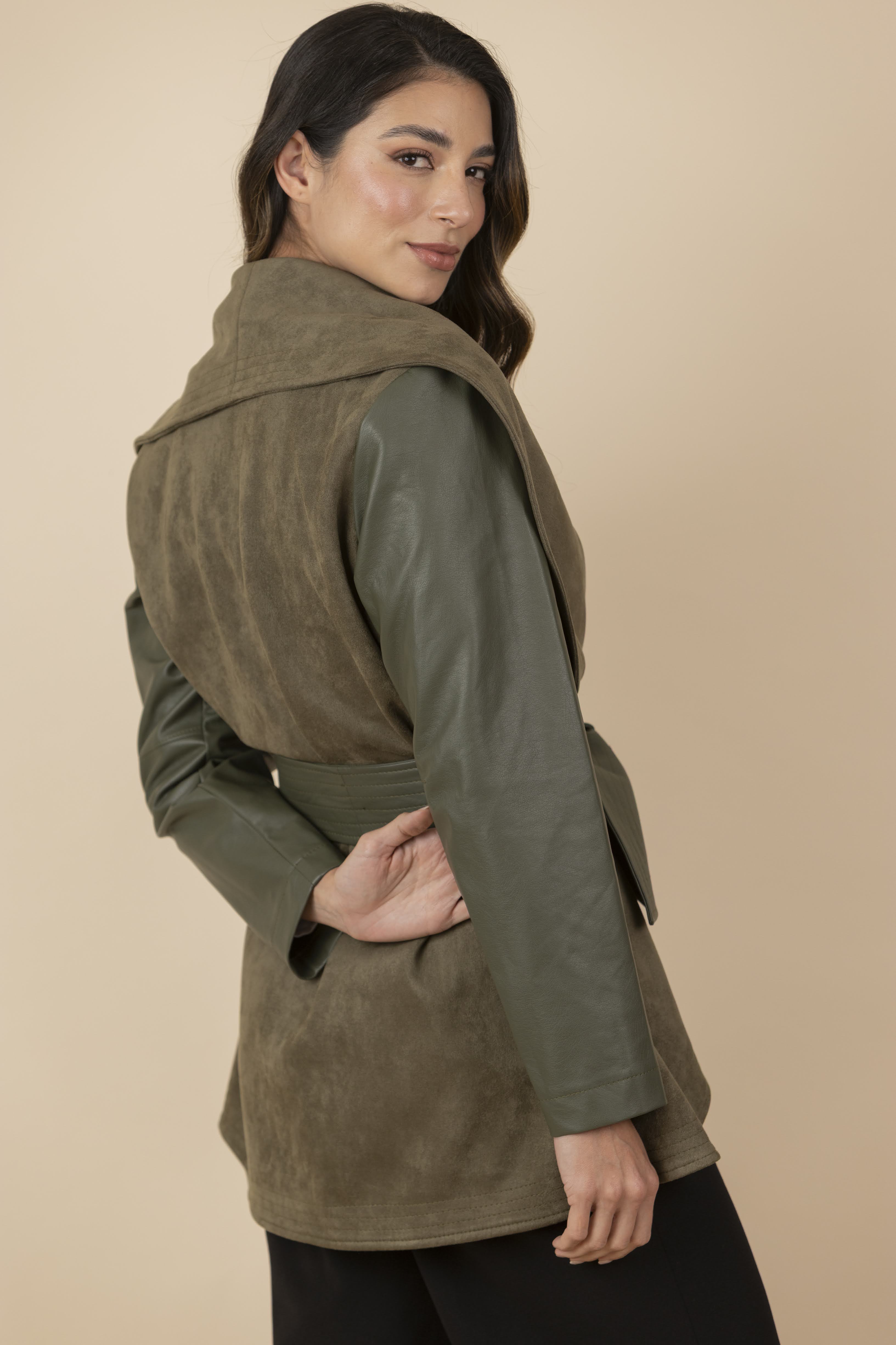 Chaqueta María Verde Olivo Ref. # 2