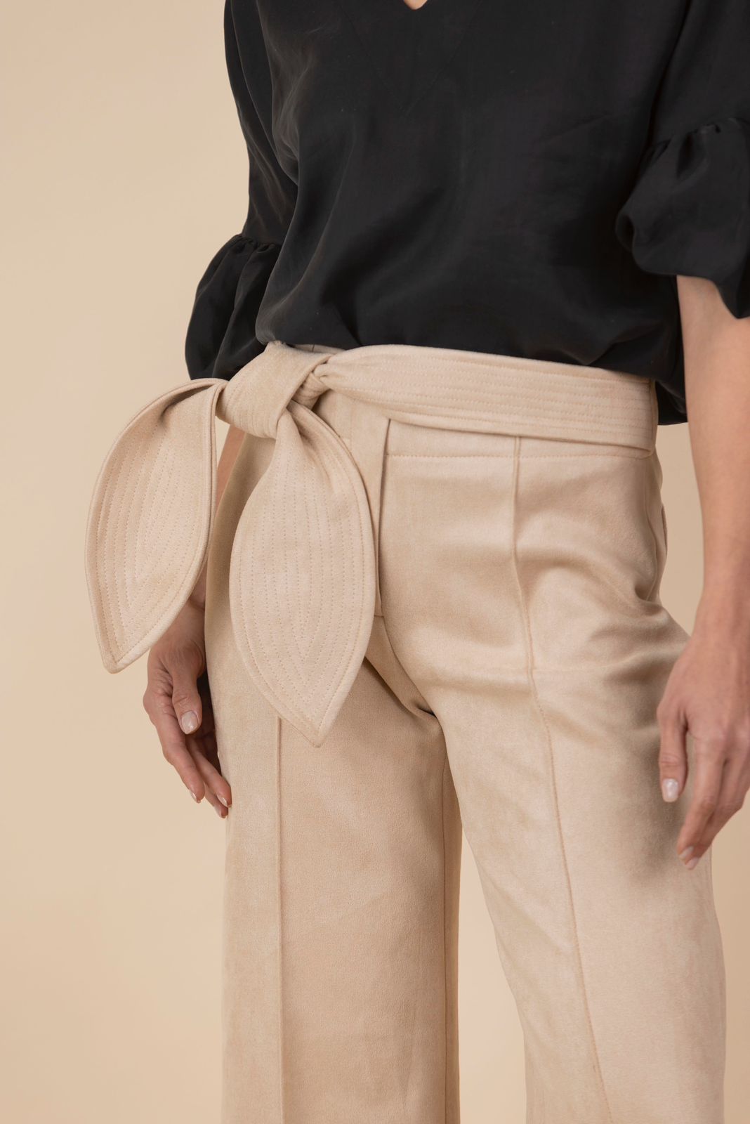 Pantalon Cinturón De Hojas Suede Beige